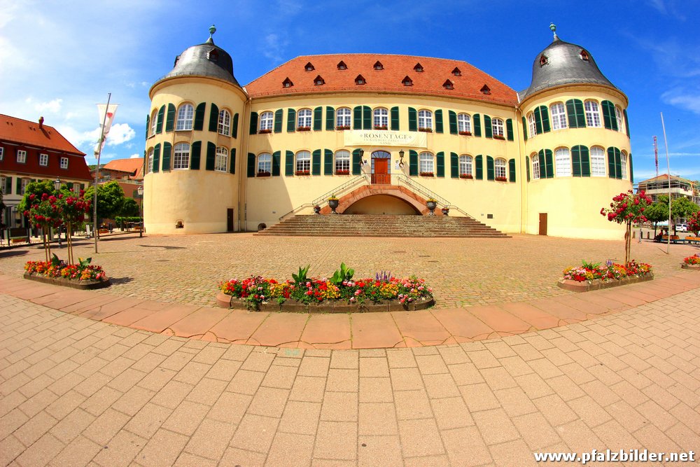 Schloss Bad Bergzabernl~001