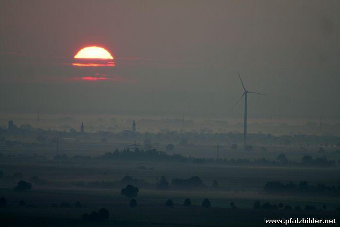 Sonnenaufgang Pfalzblick~002