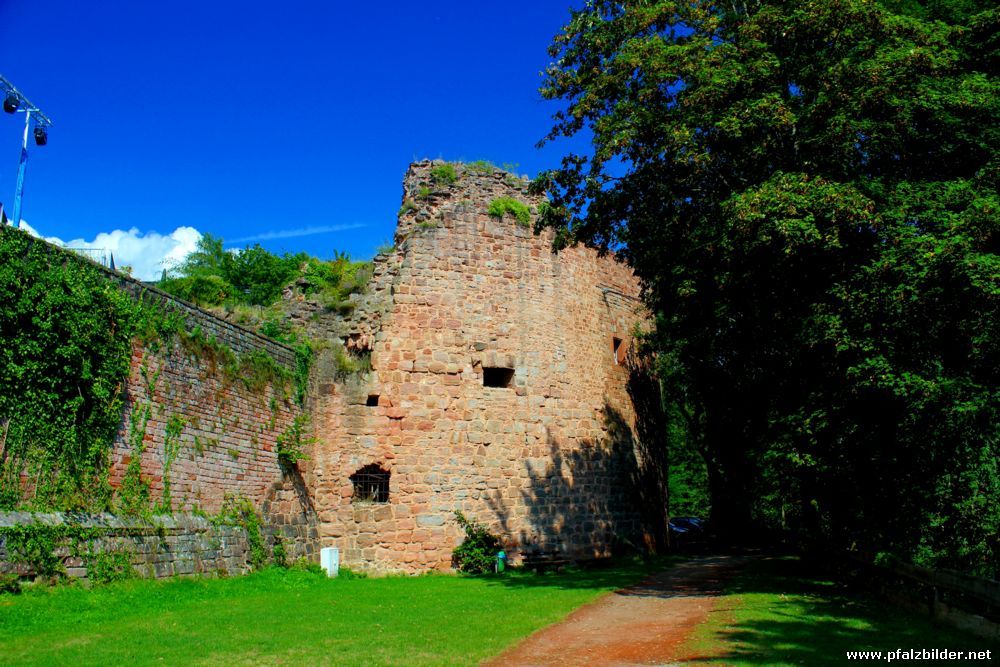 Burg Nanstein Landstuhl~002